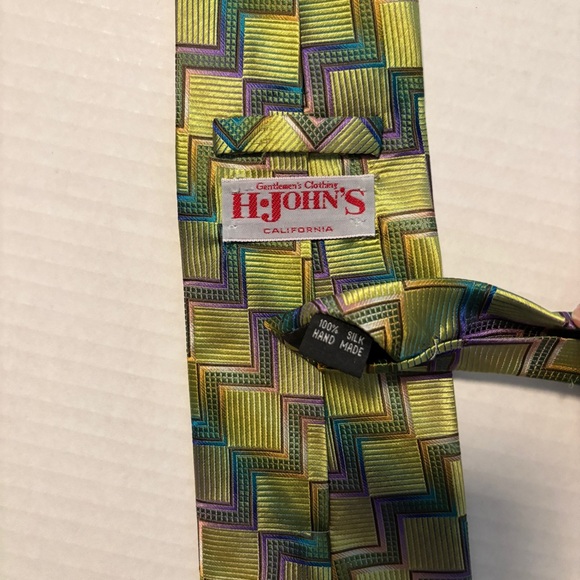 100% silk Stylish Green and Gold Men's Tie - Picture 4 of 6